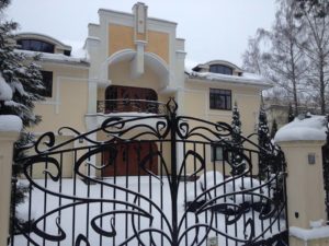 Māja Jūrmalā, Kāpu ielā, ko iegādājās Akbars Abdullajevs. Foto: Re:Baltica